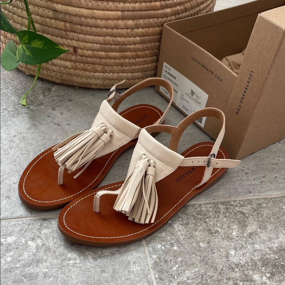 Lucky Brand Women's Cream and Tan Tassel Sandals